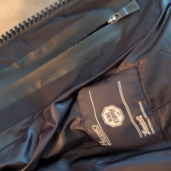 Herno Laminar - Quilted WINDSTOPPER Hooded Down Gilet - Black - Picture 5 of 8